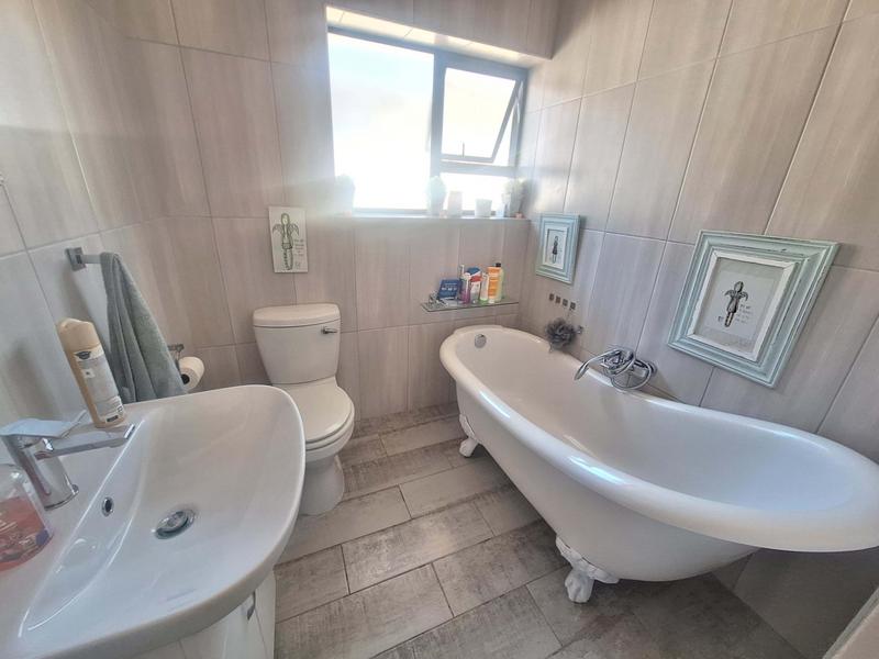 3 Bedroom Property for Sale in Dana Bay Western Cape